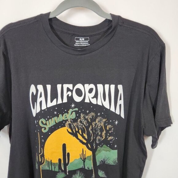 California Joshua Tree Graphic Print Tee in Black -‎ Size Small - Picture 2 of 5